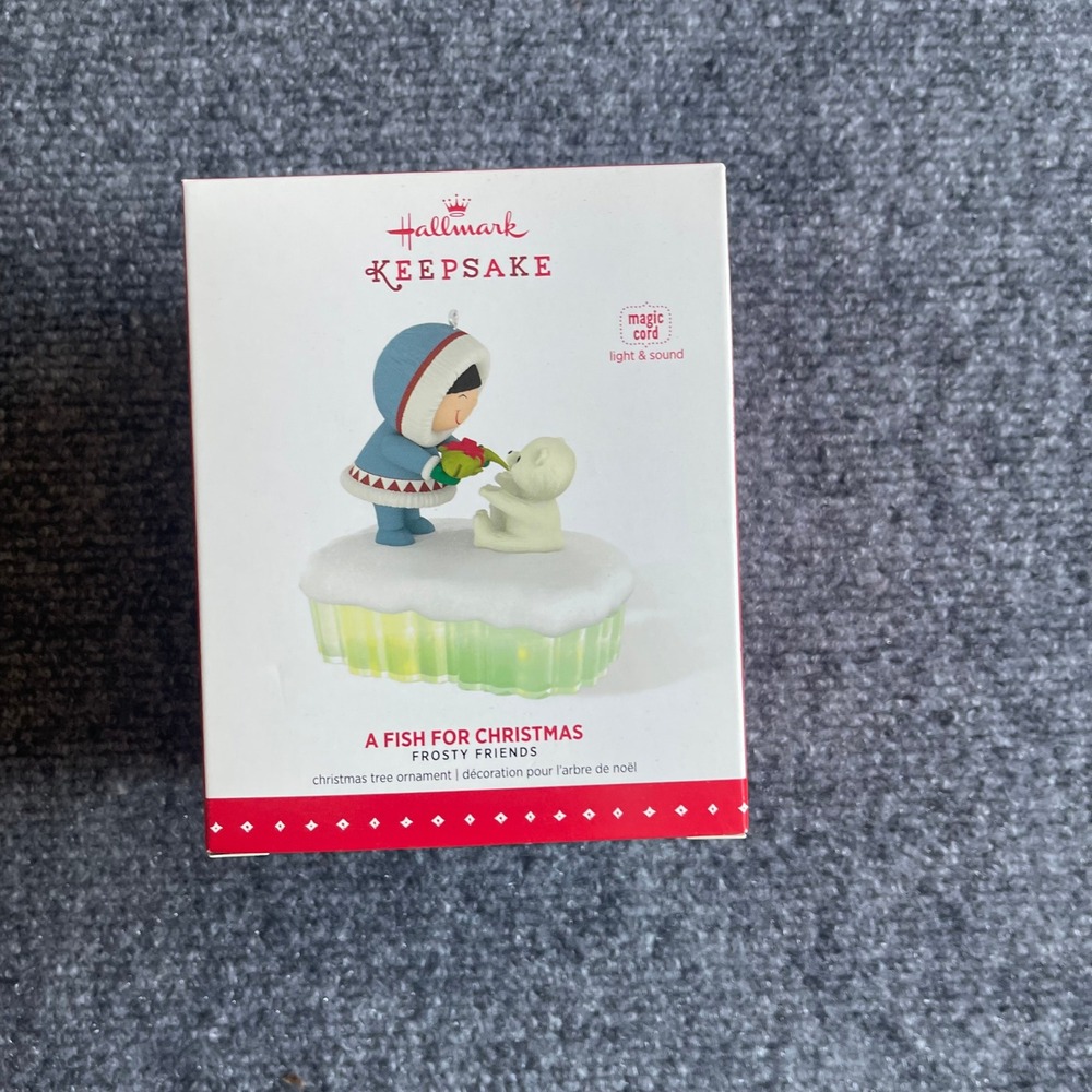 Hallmark Keepsake 2015 Frosty Friends A Fish for Christmas Magic Cord Ornament
